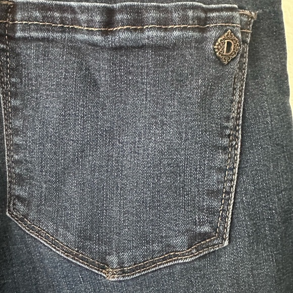 Democracy Blue Skinny Jeans with Faded Denim Style EUC - Picture 6 of 6